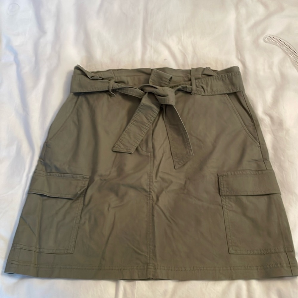 Loft cargo skirt green, ties at waist size 14